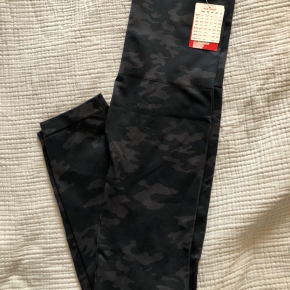 SPANX Seamless Leggings - Picture 2 of 2